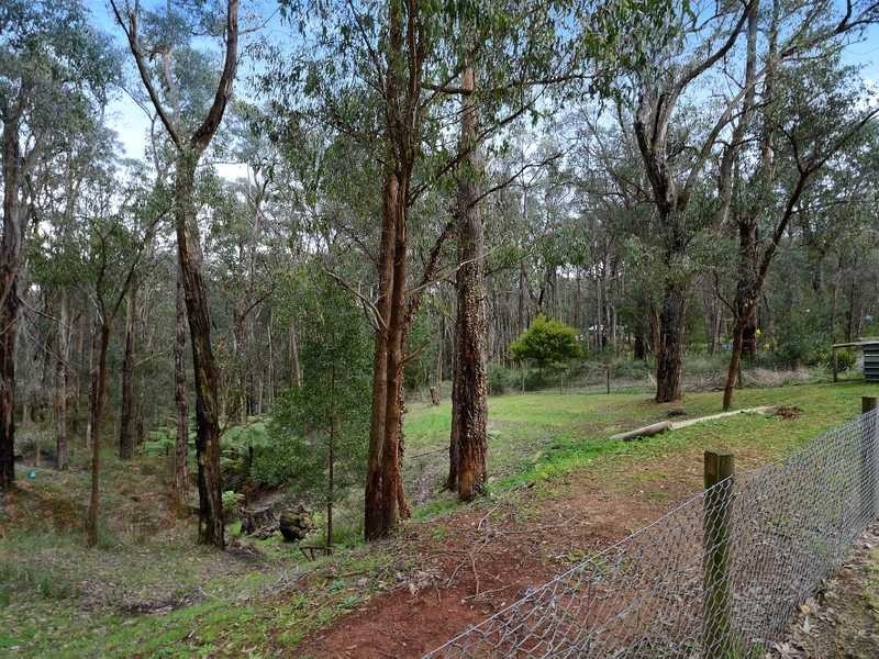 4 Hillcrest Court, Cockatoo VIC 3781