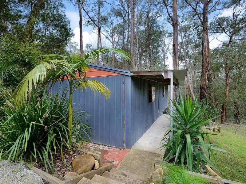 4 Hillcrest Court, Cockatoo VIC 3781