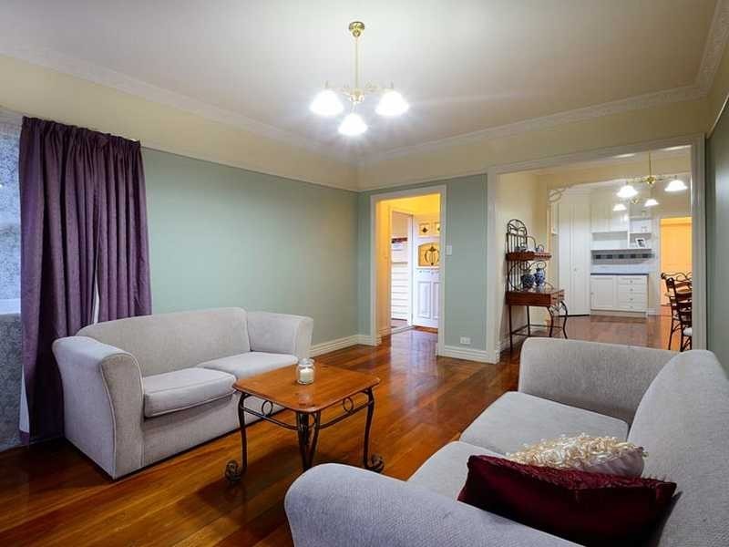 16 Amphlett Avenue, Cockatoo VIC 3781
