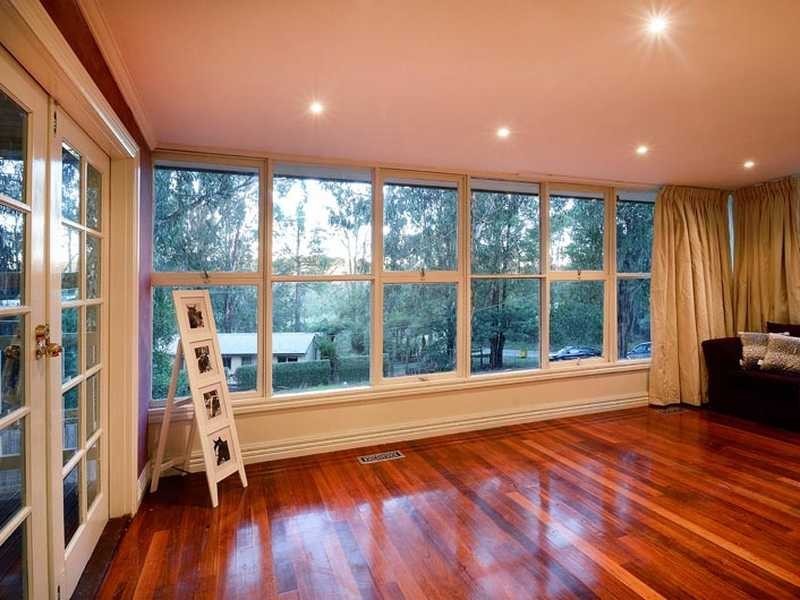 16 Amphlett Avenue, Cockatoo VIC 3781