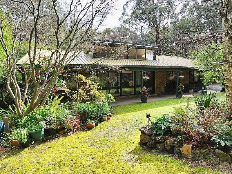 14 Aura-Vale Road, Menzies Creek VIC 3159