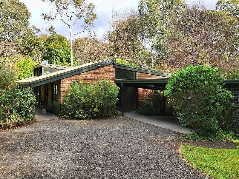 14 Aura-Vale Road, Menzies Creek VIC 3159