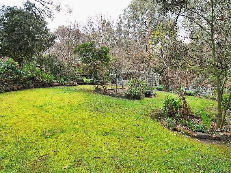 14 Aura-Vale Road, Menzies Creek VIC 3159