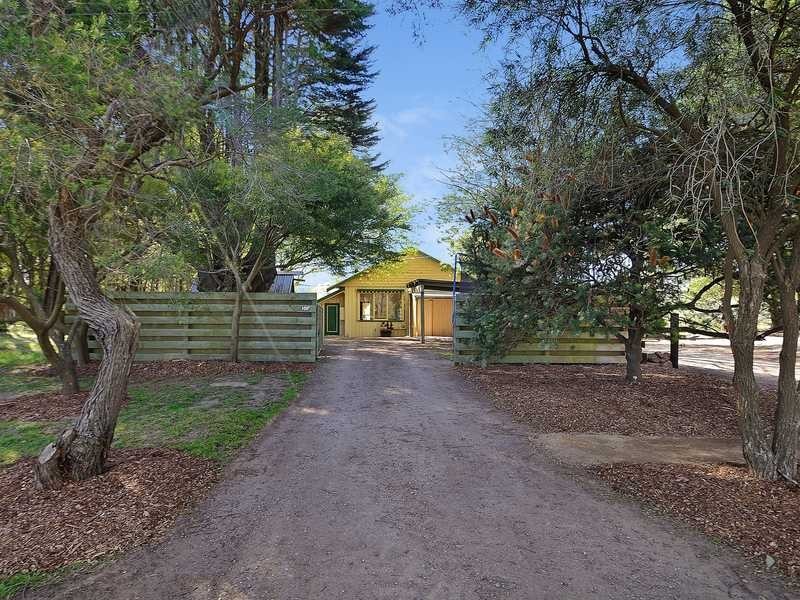 100 Evans Road, Cockatoo VIC 3781