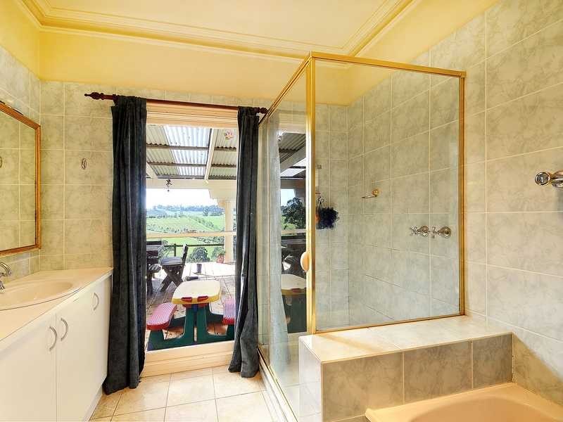 100 Evans Road, Cockatoo VIC 3781