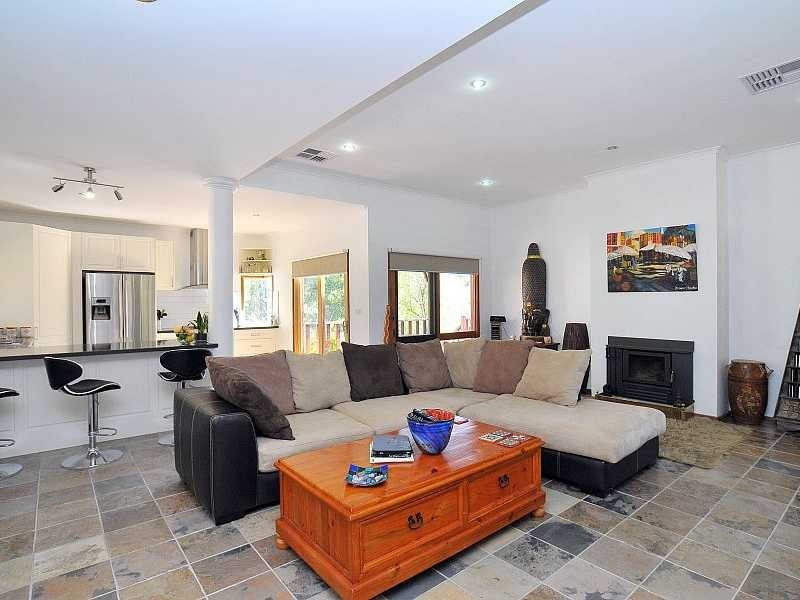 28 Aura Vale Road, Menzies Creek VIC 3159