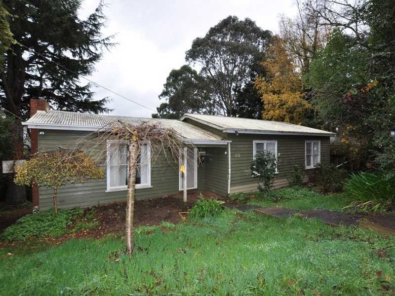 343 Belgrave-Gembrook Road, Emerald VIC 3782