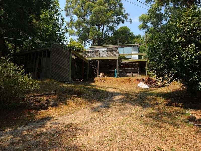 15 Charman Avenue, Emerald VIC 3782