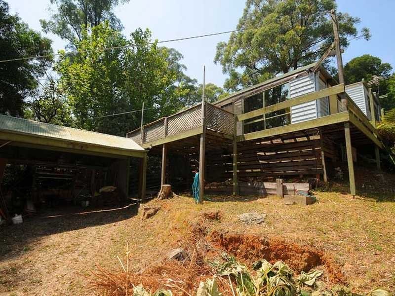 15 Charman Avenue, Emerald VIC 3782