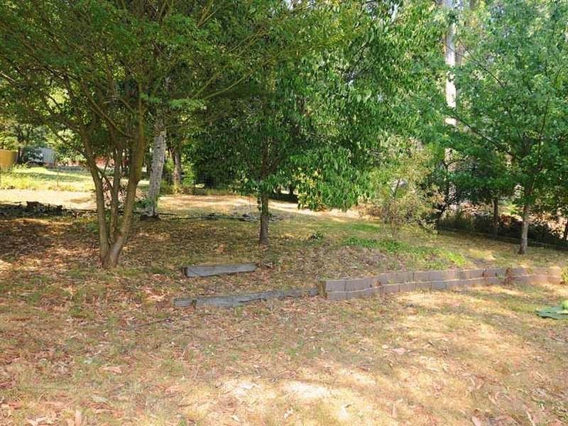 15 Charman Avenue, Emerald VIC 3782