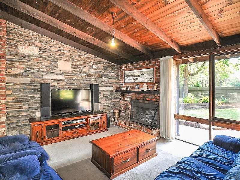 6 McNamara Road, Avonsleigh VIC 3782