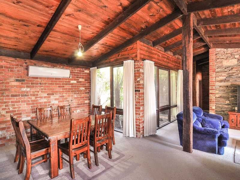 6 McNamara Road, Avonsleigh VIC 3782