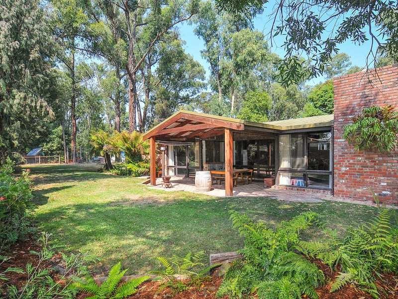 6 McNamara Road, Avonsleigh VIC 3782