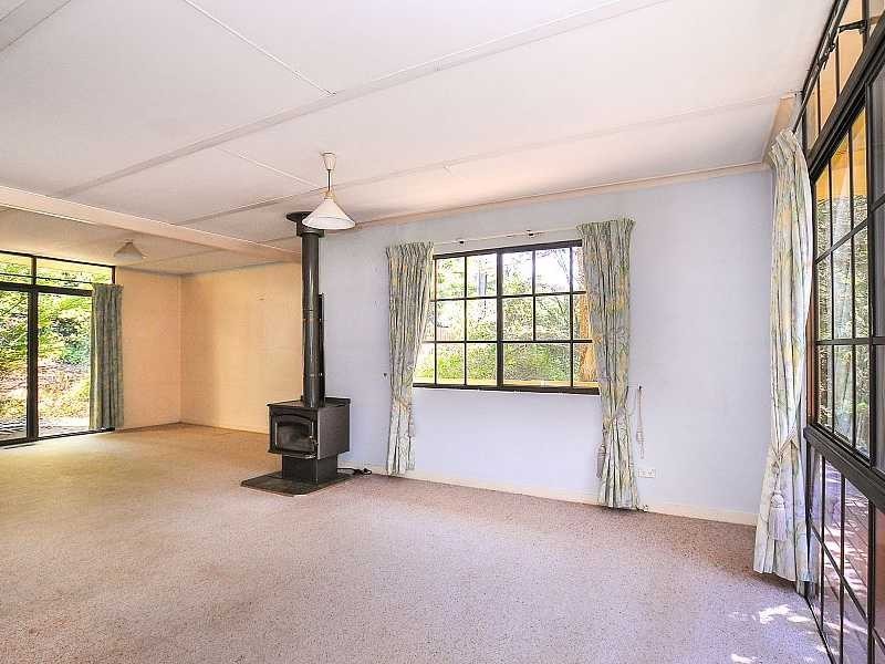 10 Ferres Road, Emerald VIC 3782