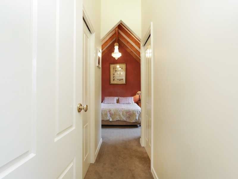 49 Kilvington Drive, Emerald VIC 3782