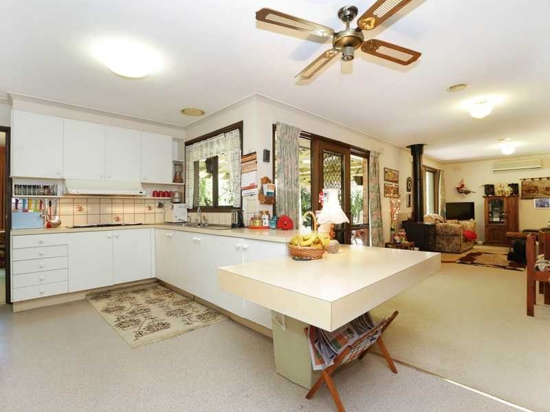 8 Old Beaconsfield Road, Emerald VIC 3782