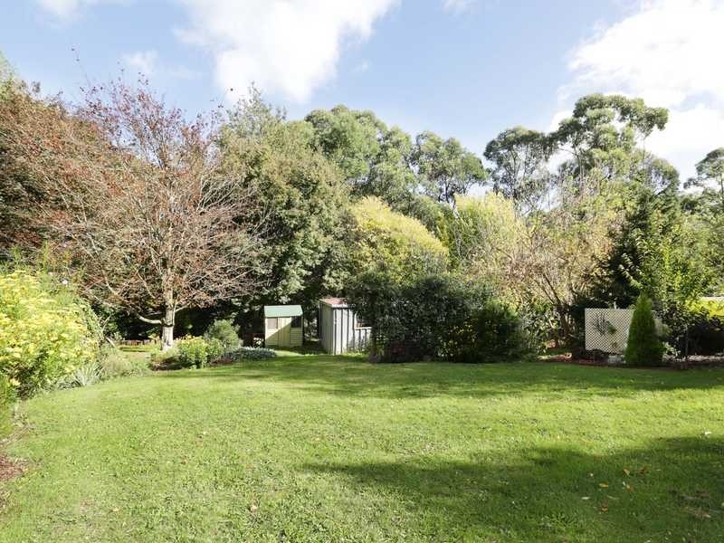 8 Old Beaconsfield Road, Emerald VIC 3782