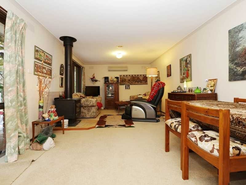 8 Old Beaconsfield Road, Emerald VIC 3782