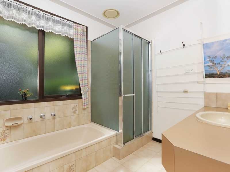 8 Old Beaconsfield Road, Emerald VIC 3782