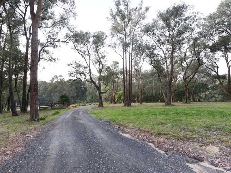 380 Woori Yallock Road, Cockatoo VIC 3781
