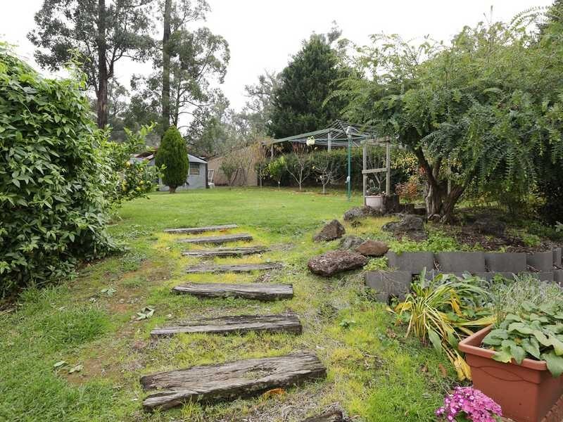 12 Garden Street, Cockatoo VIC 3781