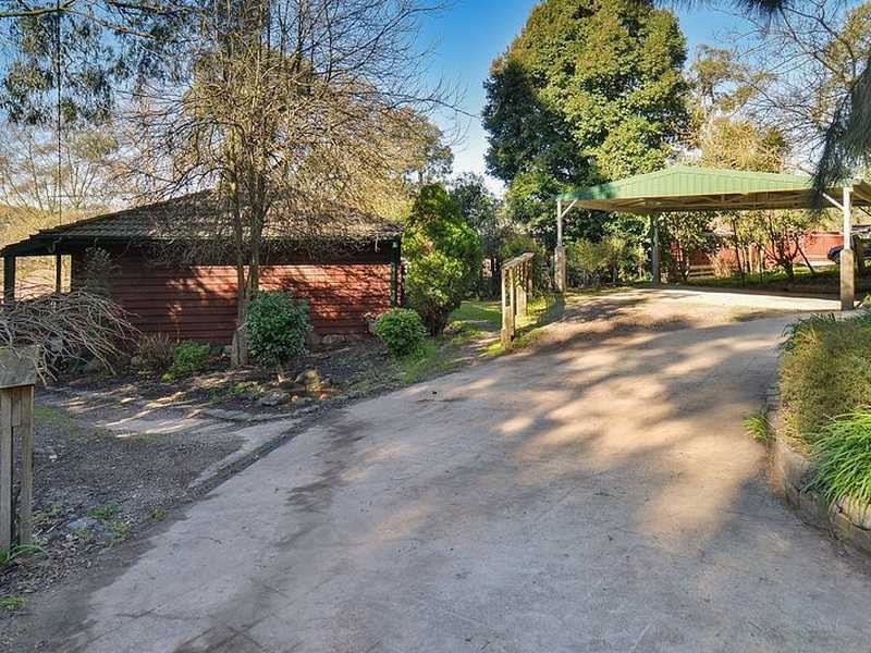 47 First Avenue, Cockatoo VIC 3781