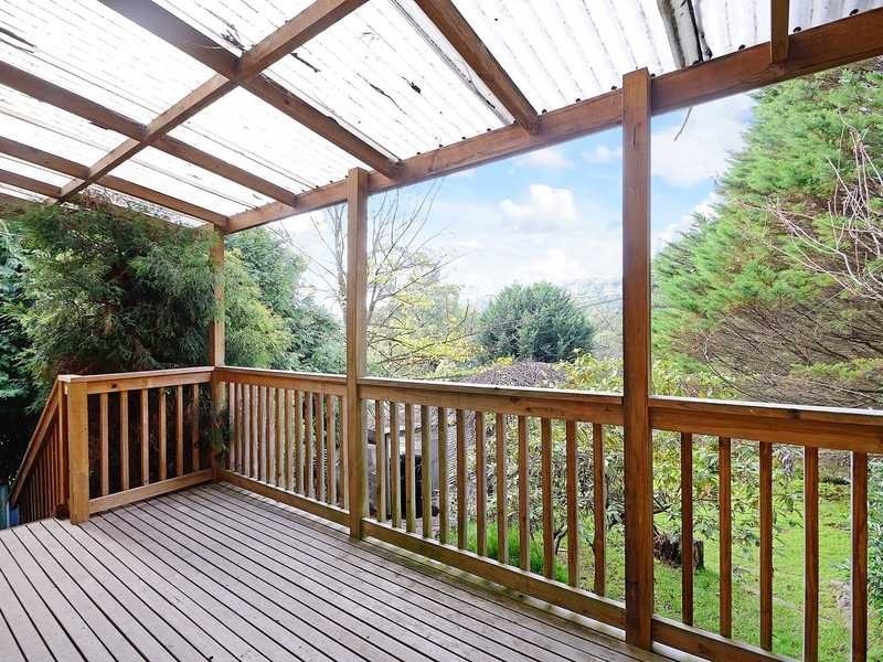 8 Haylock Avenue, Cockatoo VIC 3781