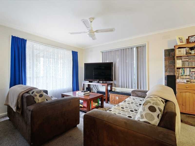 8 Haylock Avenue, Cockatoo VIC 3781