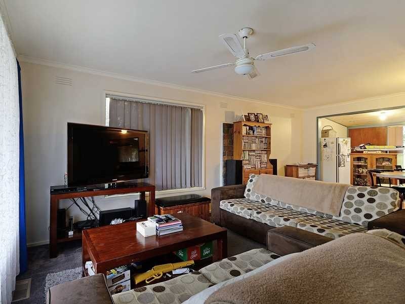 8 Haylock Avenue, Cockatoo VIC 3781