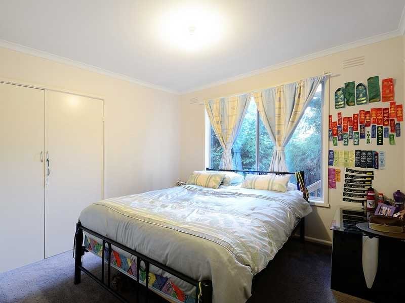 8 Haylock Avenue, Cockatoo VIC 3781