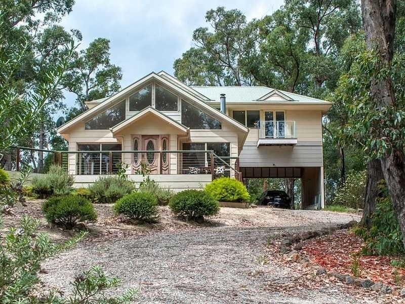 12 Carcoola Street, Cockatoo VIC 3781
