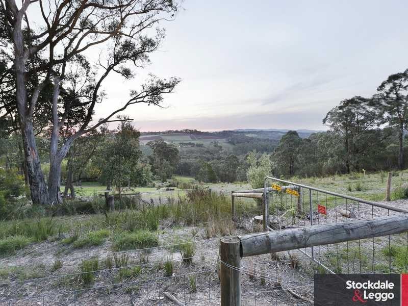 12 Carcoola Street, Cockatoo VIC 3781