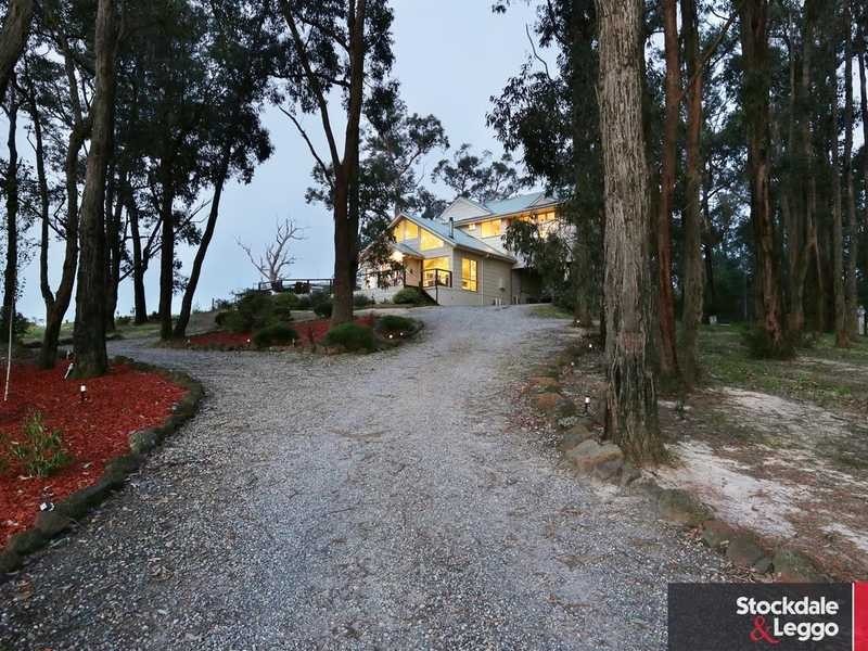 12 Carcoola Street, Cockatoo VIC 3781