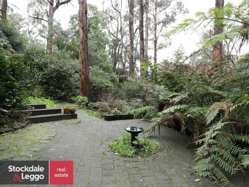 10 Sunnyside Terrace, Emerald VIC 3782