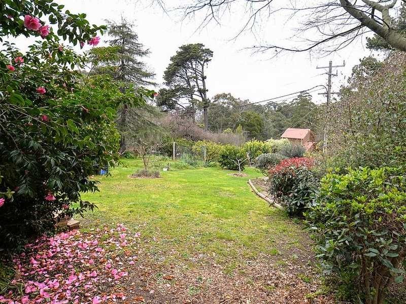 18 Church Road, Menzies Creek VIC 3159