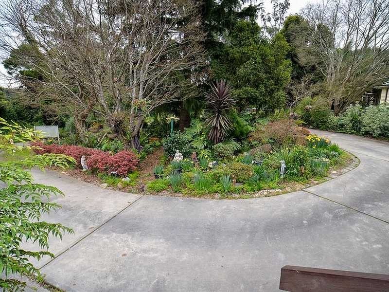 18 Church Road, Menzies Creek VIC 3159
