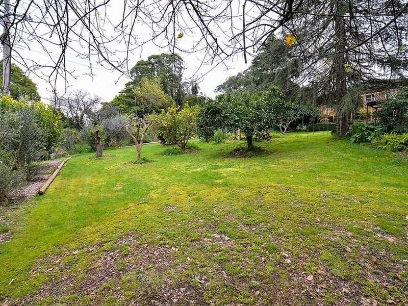 18 Church Road, Menzies Creek VIC 3159