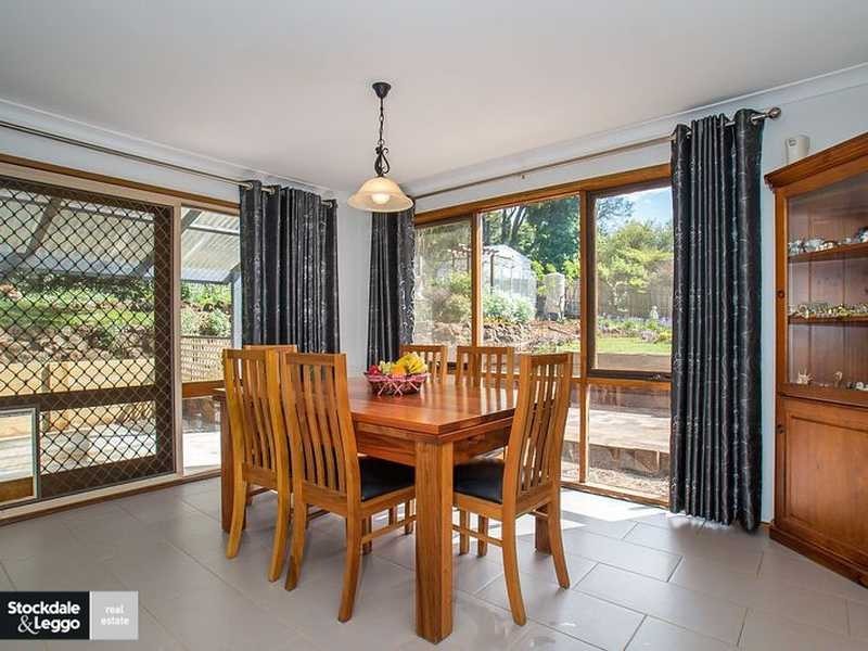 1 Birdwood Avenue, Cockatoo VIC 3781