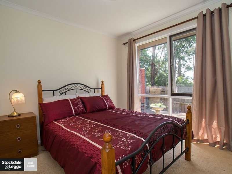 1 Birdwood Avenue, Cockatoo VIC 3781