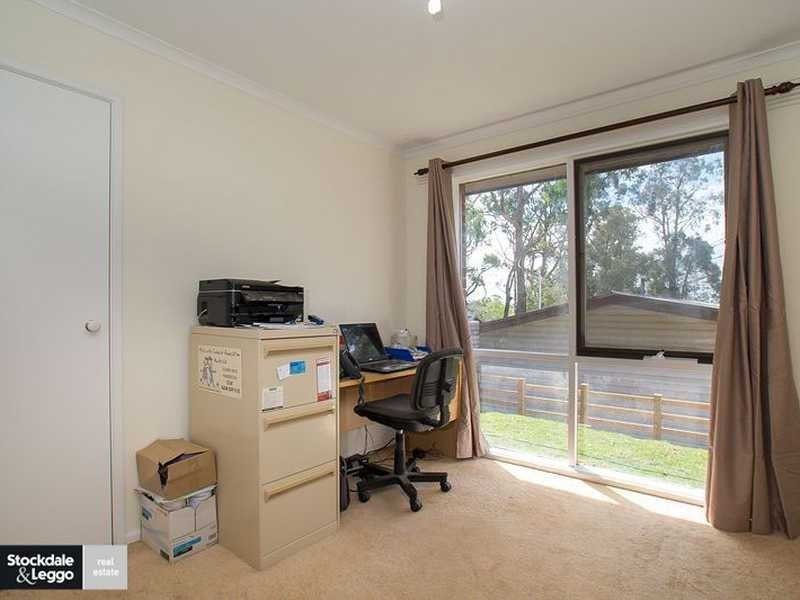 1 Birdwood Avenue, Cockatoo VIC 3781