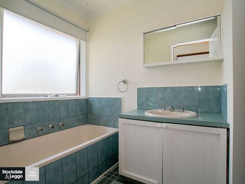 1 Birdwood Avenue, Cockatoo VIC 3781