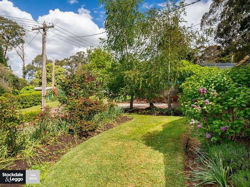 1 Birdwood Avenue, Cockatoo VIC 3781