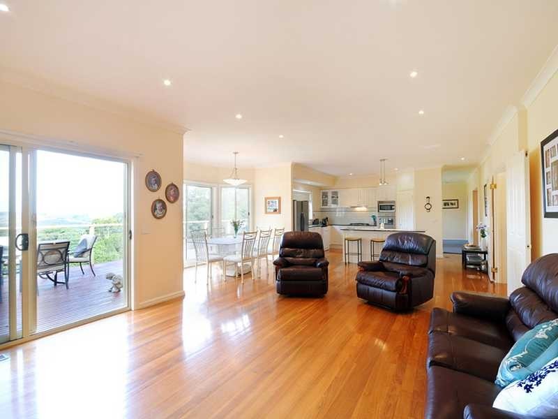 27 Paternoster Road, Cockatoo VIC 3781