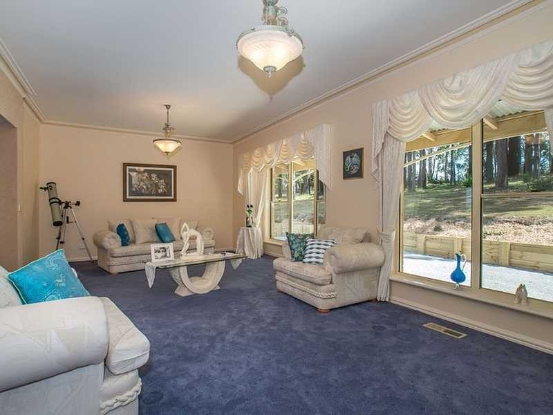 27 Paternoster Road, Cockatoo VIC 3781