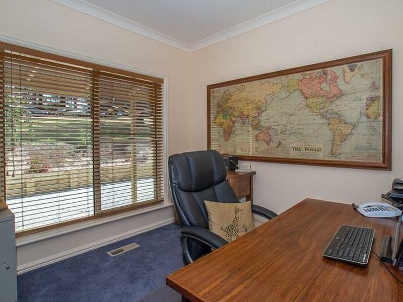 27 Paternoster Road, Cockatoo VIC 3781