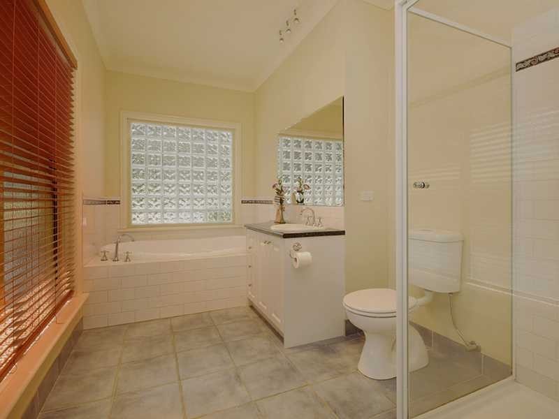 27 Paternoster Road, Cockatoo VIC 3781