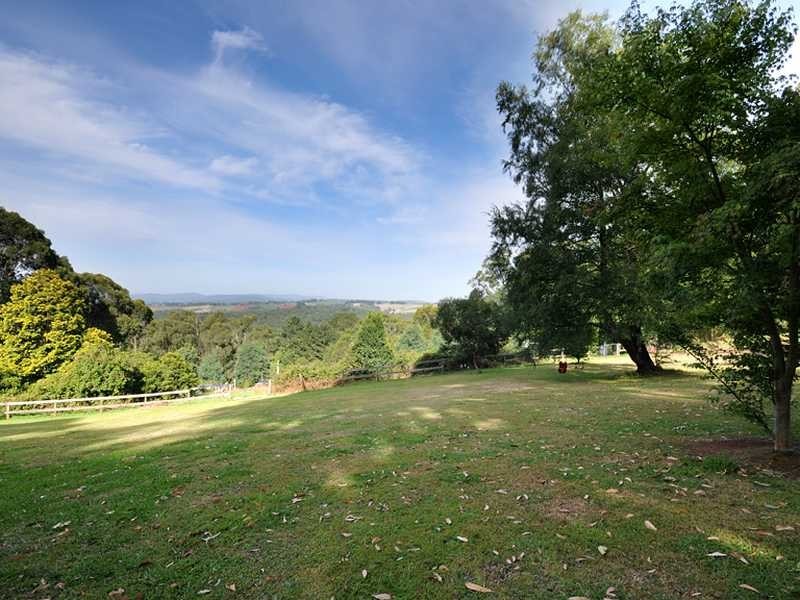 27 Paternoster Road, Cockatoo VIC 3781