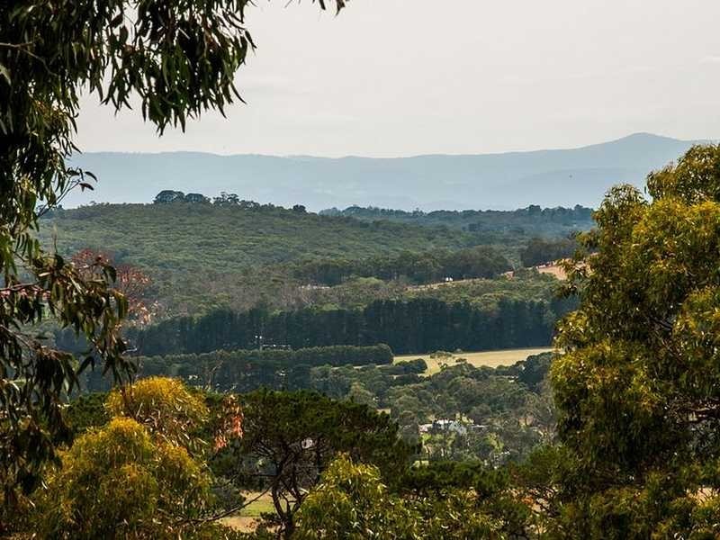 15 View Road, The Basin VIC 3154