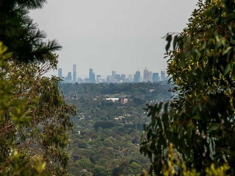 15 View Road, The Basin VIC 3154