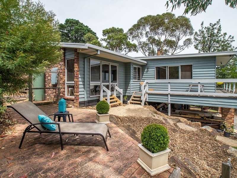 15 View Road, The Basin VIC 3154